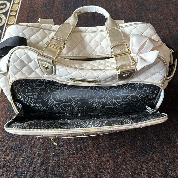 Betsey Johnson Duffel Bag 💼 - Picture 9 of 16